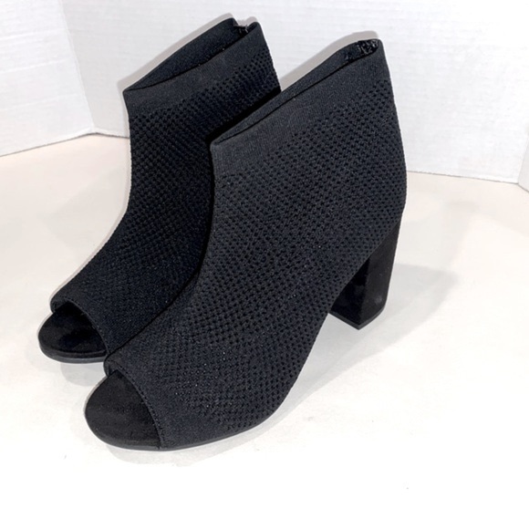 Seven Dials Tara Peep-toe Shooties Knit Outer Dressy Heels Black Size 8.5 - Picture 2 of 9
